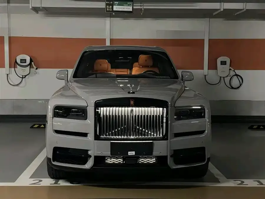 Rolls-Royce Cullinan Cullinan 2024 five-seat version 2023 — миниатюра 2