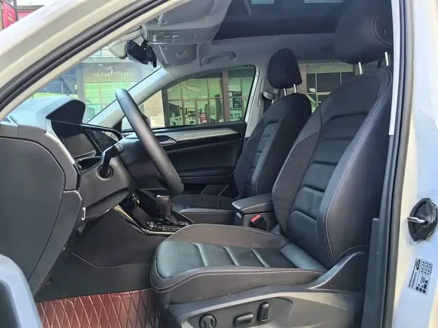 Volkswagen Tayron Tanyue 2022 330TSI 2WD Luxury Smart Edition 2022 — миниатюра 3