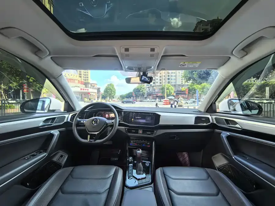 Volkswagen Tayron Tanyue 2022 330TSI 2WD Luxury Smart Edition 2022 — миниатюра 4
