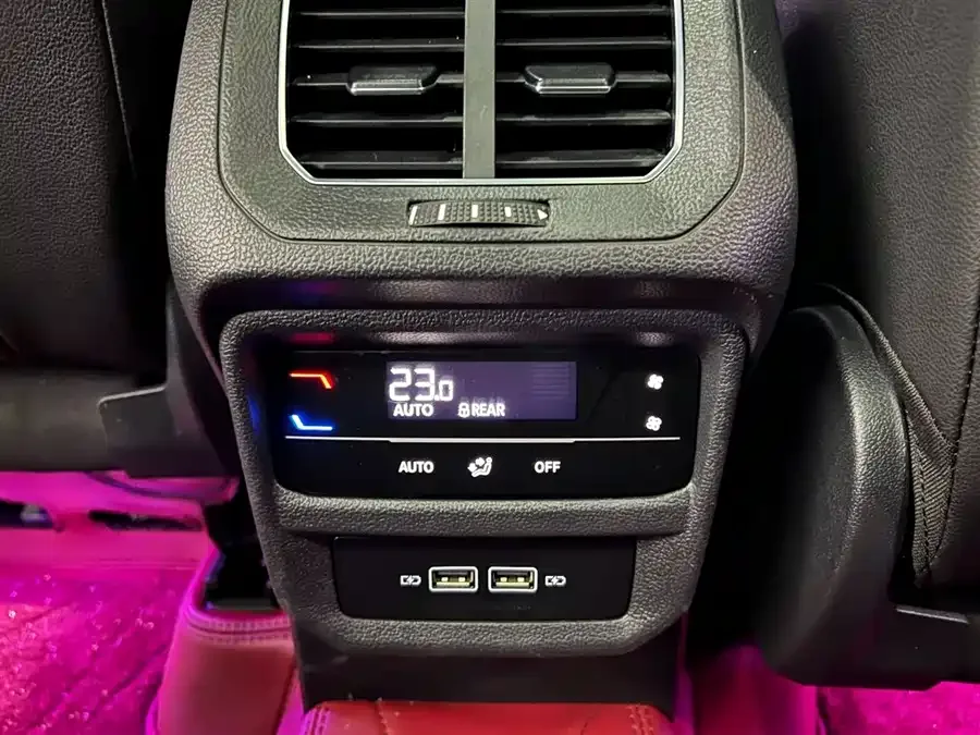 Volkswagen Tayron Tanyue 2022 280TSI 2WD Luxury Smart Edition 2022 — миниатюра 4