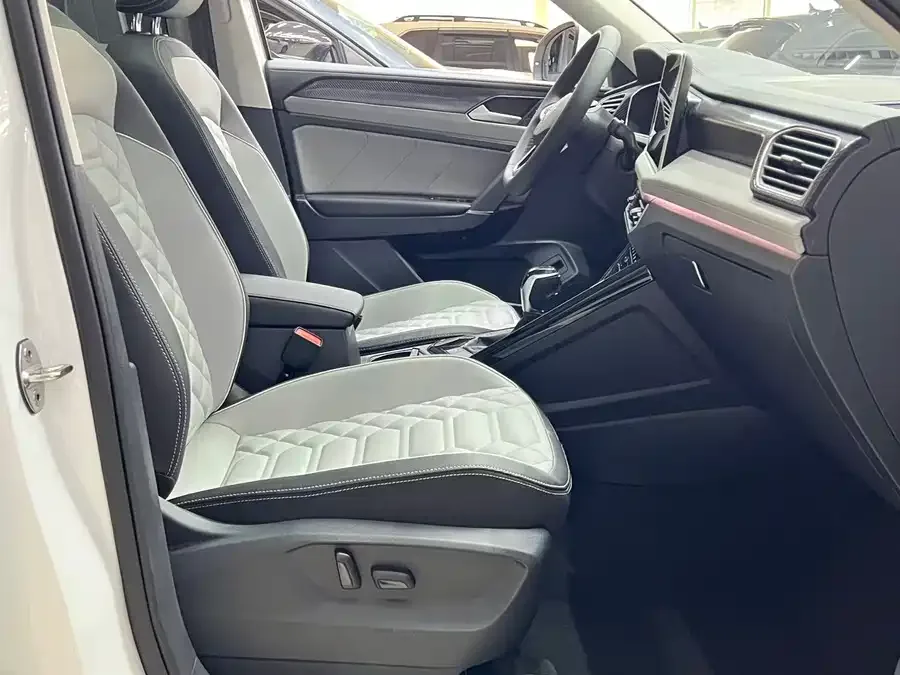 Volkswagen Tayron Tanyue 2023 280TSI 2WD Luxury Plus Advanced Edition 2022 — миниатюра 5