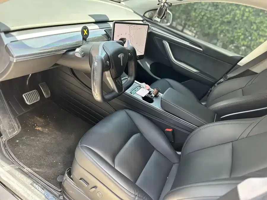 Tesla Model Y Model Y 2022 facelift rear-wheel drive version 2022 — миниатюра 4