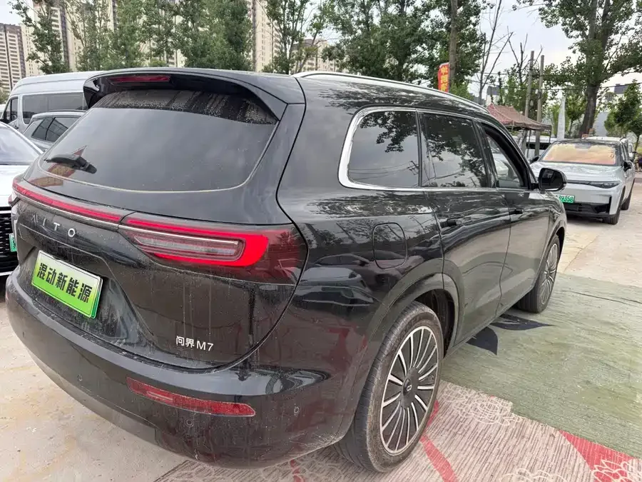 AITO M7 QM7 2022 1.5T 4WD Flagship Edition 2022 — миниатюра 3
