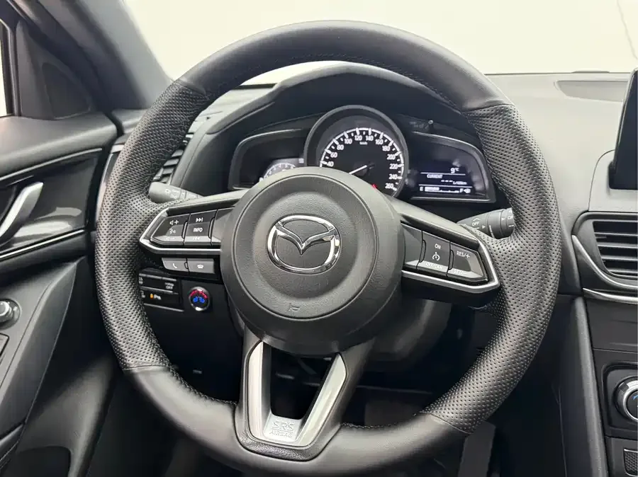 Mazda CX-4 2021 2.0L Automatic 2WD Blue Sky Explorer Edition 2023 — миниатюра 4