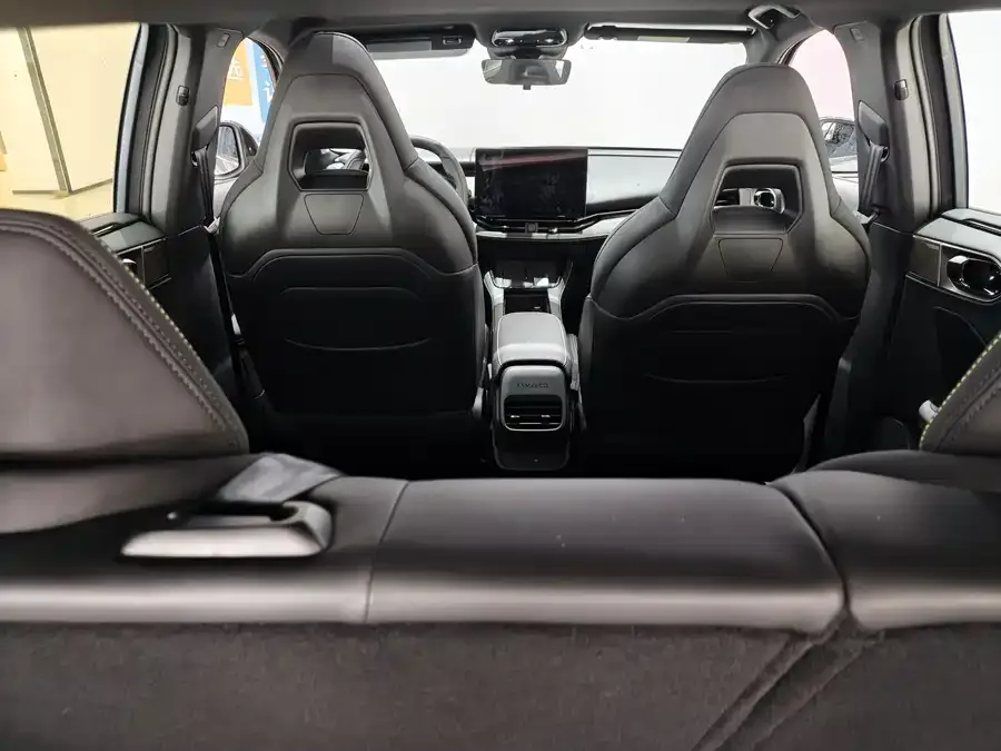 Lynk & Co 06 Lynk & Co 06 2026 Relive 1.5T Ultra 2026 — миниатюра 4