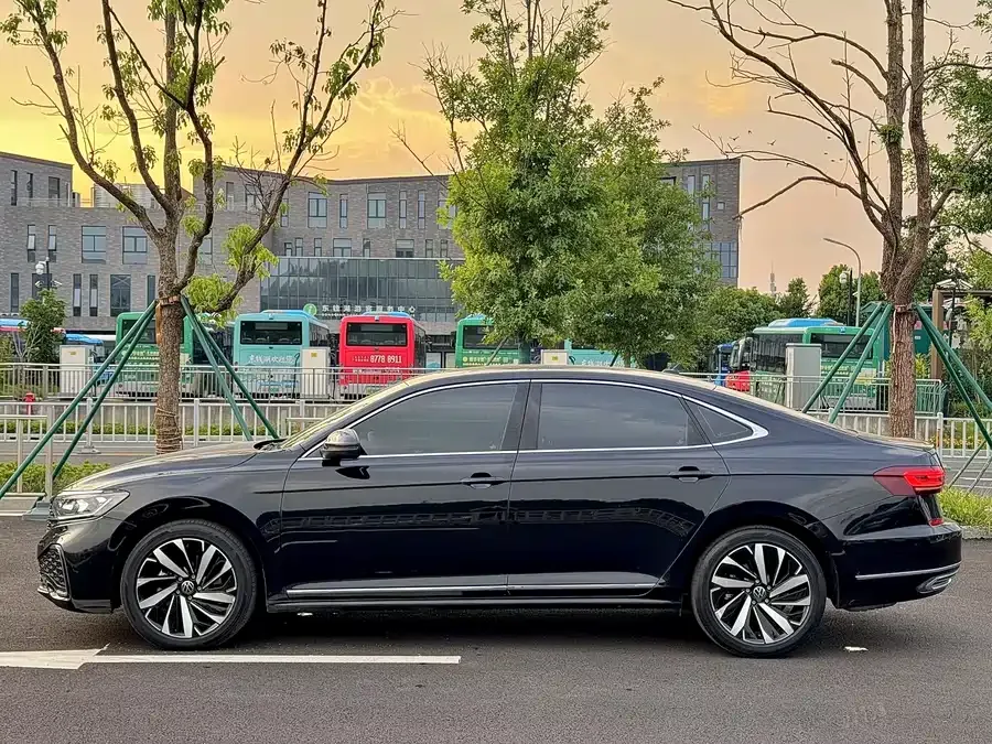 Volkswagen Passat Passat 2023 330TSI Star Elite Edition 2023 — миниатюра 3