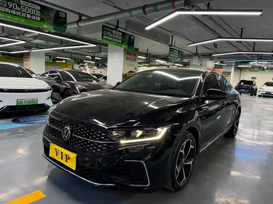 Volkswagen Passat 2024