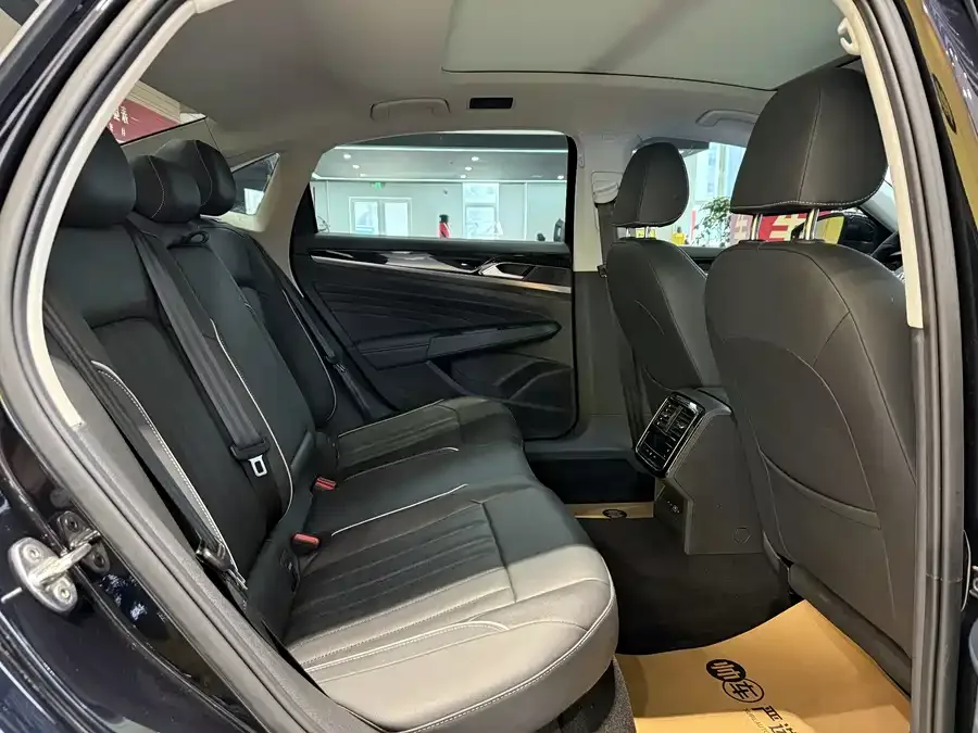 Volkswagen Passat Passat 2023 330TSI Star Elite Edition 2023 — миниатюра 3