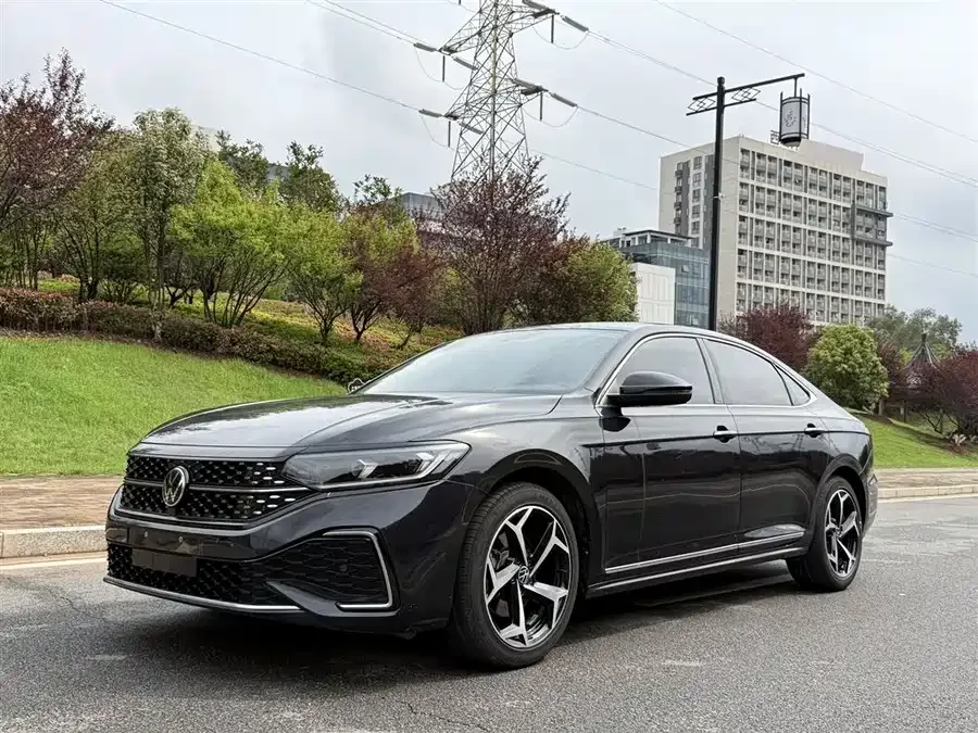 Volkswagen Passat 2024