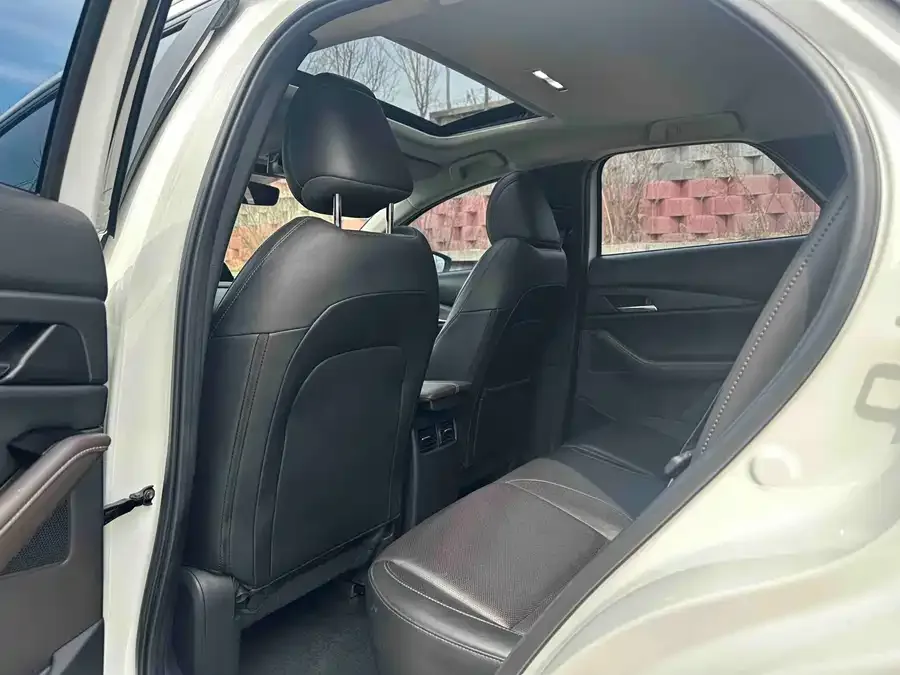 Mazda CX-30 2021 2.0L Automatic Jiayue Edition 2022 — миниатюра 5