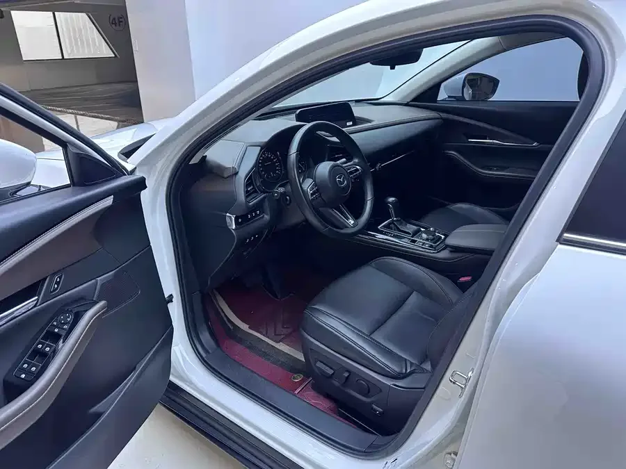 Mazda CX-30 2022 2.0L Automatic Yaoyue Edition 2023 — миниатюра 3