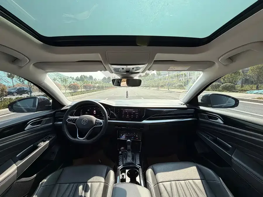 Volkswagen Passat Passat 2022 330TSI Starry Sky Deluxe Edition 2022 — миниатюра 2