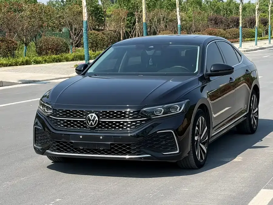 Volkswagen Passat Passat 2022 330TSI Starry Sky Deluxe Edition 2022 — фото 1, купить с доставкой в Москву