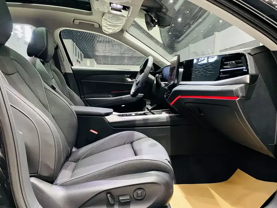 Volkswagen Passat 2026 Passat Pro 380TSI Starry Dragon Edition 2026 — миниатюра 3