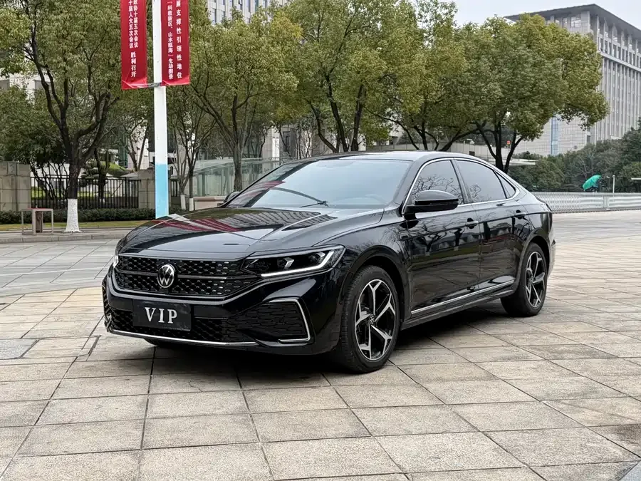 Volkswagen Passat 2025