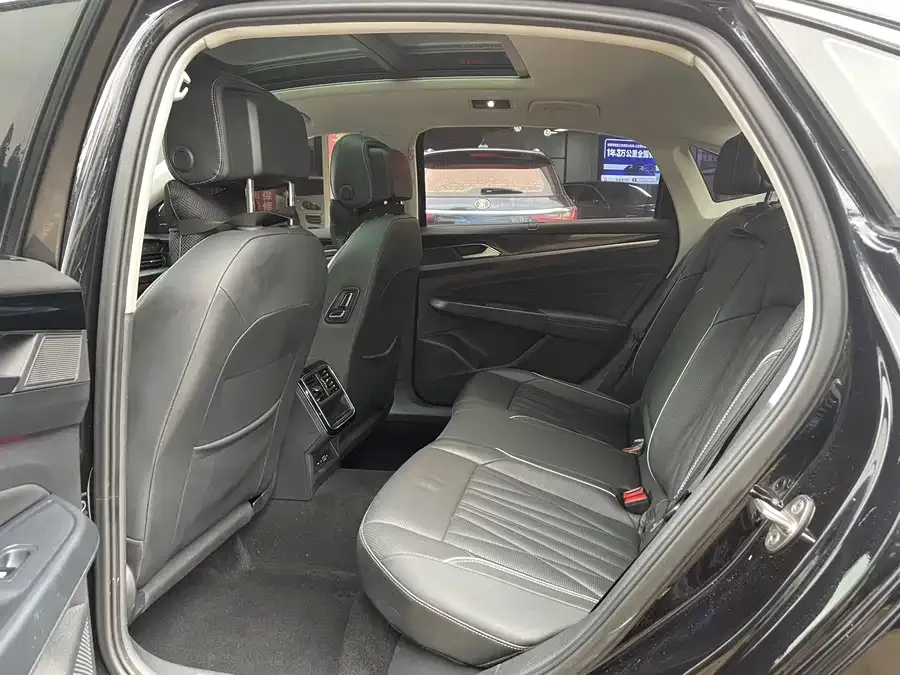 Volkswagen Passat Passat 2022 330TSI Starry Sky Deluxe Edition 2022 — миниатюра 5