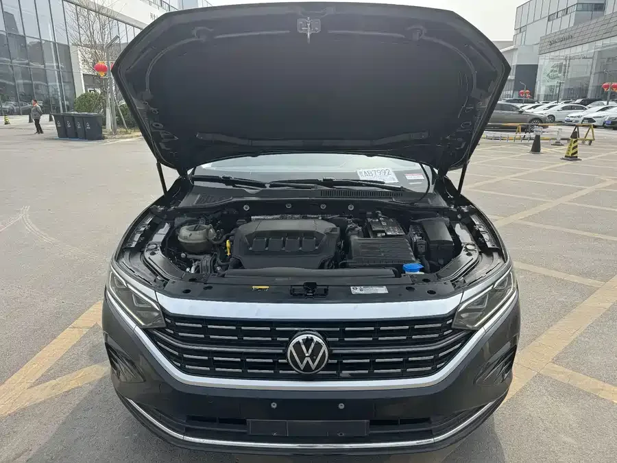 Volkswagen Passat Passat 2022 330TSI Deluxe Edition 2023 — миниатюра 3
