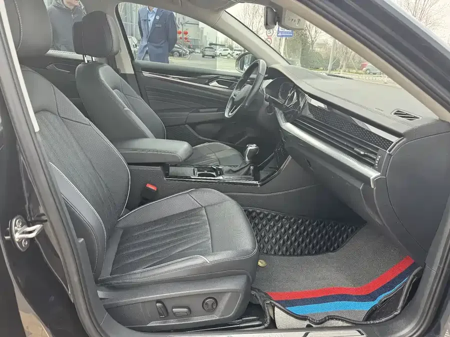 Volkswagen Passat Passat 2022 330TSI Deluxe Edition 2023 — миниатюра 5