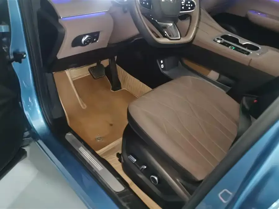 Chery Tiggo 8 PLUS C-DM Tiggo 8 PLUS C-DM 2025 1.5T 116km Premium 5-seater 2024 — миниатюра 3