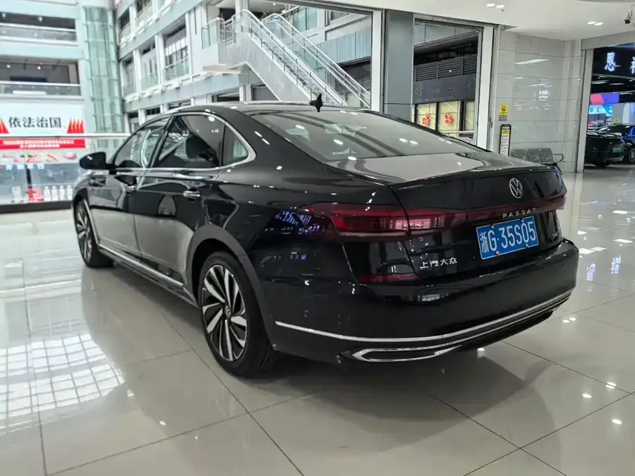 Volkswagen Passat Passat 2023 facelift 330TSI luxury version 2023 — миниатюра 3