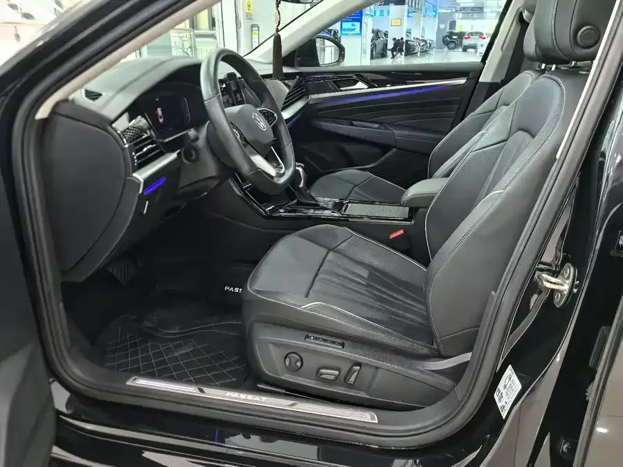 Volkswagen Passat Passat 2023 facelift 330TSI luxury version 2023 — миниатюра 4