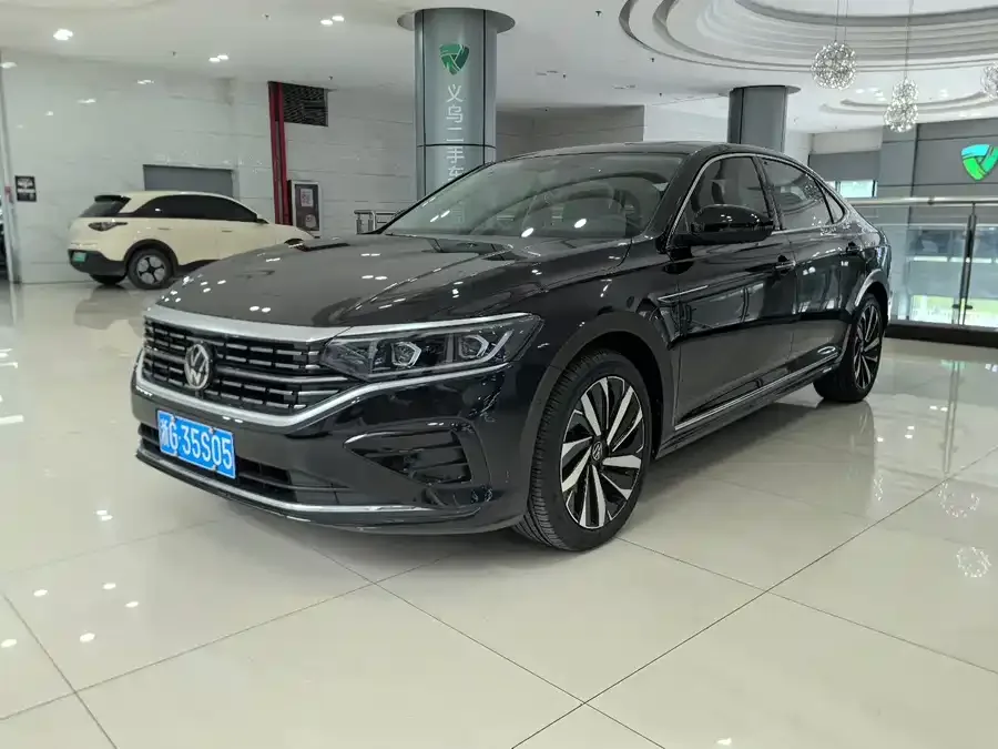 Volkswagen Passat Passat 2023 facelift 330TSI luxury version 2023 — фото 1, купить с доставкой в Москву