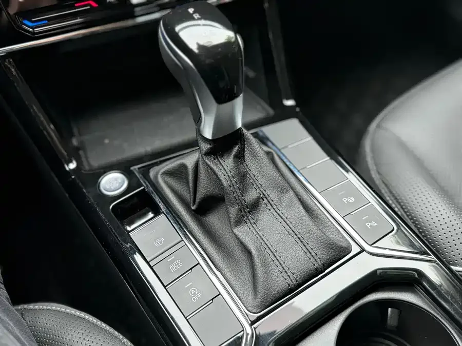Volkswagen Passat Passat 2022 330TSI Starry Sky Deluxe Edition 2022 — миниатюра 3