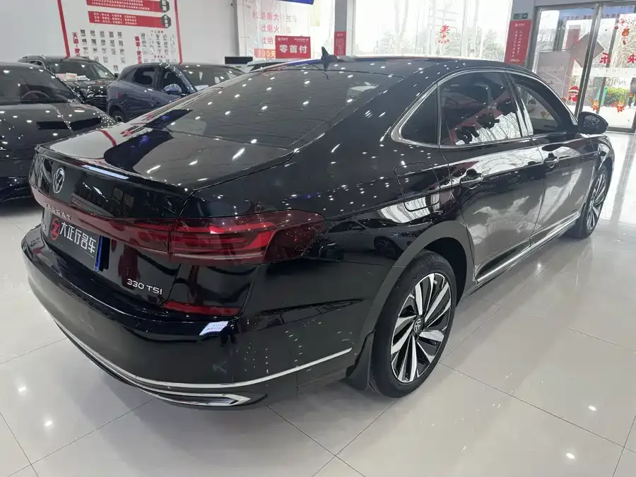 Volkswagen Passat Passat 2022 330TSI Starry Sky Deluxe Edition 2022 — миниатюра 2