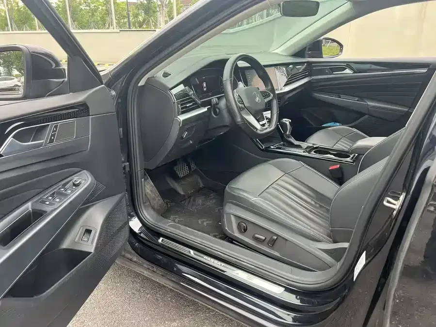 Volkswagen Passat Passat 2022 330TSI Deluxe Edition 2022 — миниатюра 4
