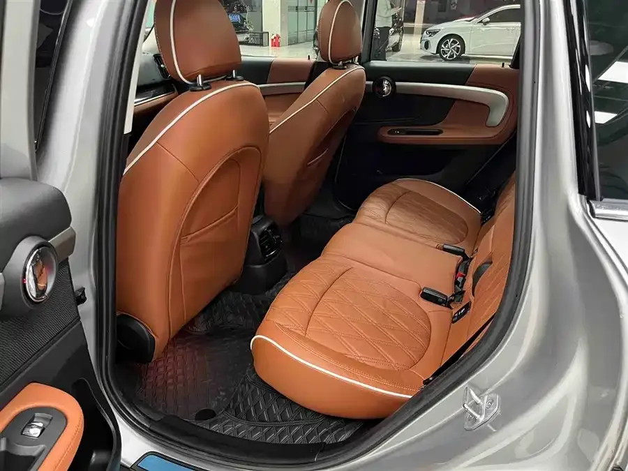 MINI Countryman MINI COUNTRYMAN 2023 facelift 1.5T COOPER ALL4 Connoisseur 2024 — миниатюра 4