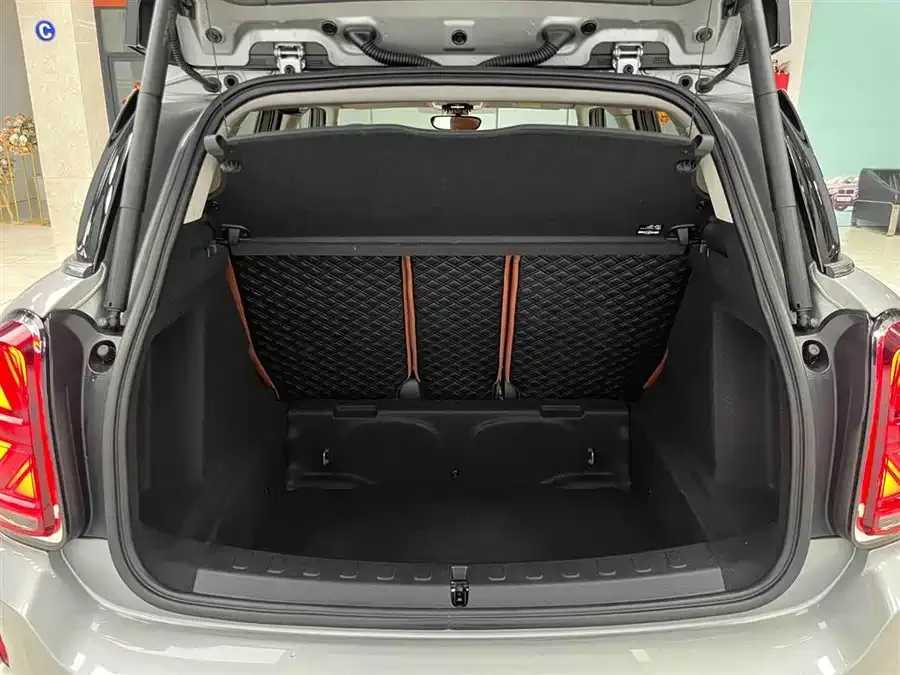 MINI Countryman MINI COUNTRYMAN 2023 facelift 1.5T COOPER ALL4 Connoisseur 2024 — миниатюра 5