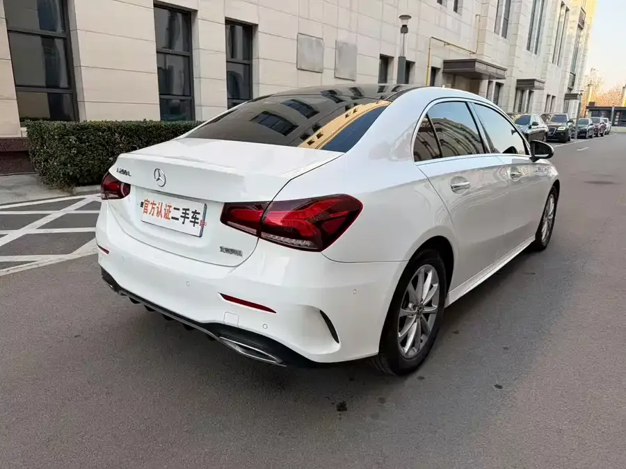 Mercedes-Benz Class A Mercedes-Benz A-Class 2022 Model II A 200 L Sports Sedan Fashion Model 2022 — миниатюра 4