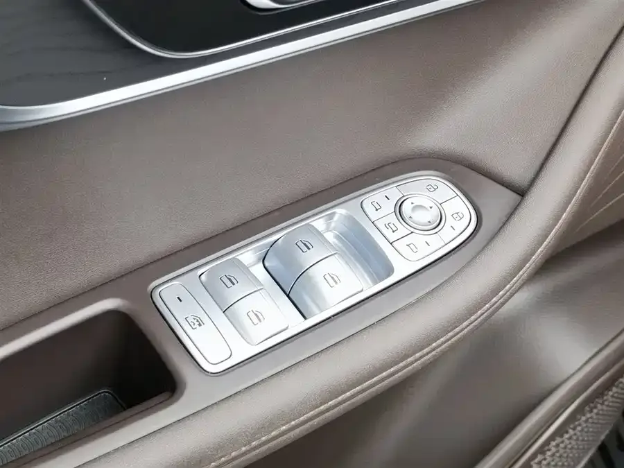 Chery Tiggo 8 PLUS Tiggo 8 PLUS 2024 Champion Edition 290TGDI DCT Luxury Edition 7 Seaters 2024 — миниатюра 3