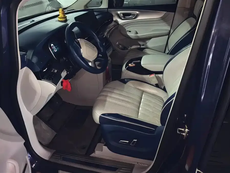 Roewe iMAX8 Roewe iMAX8 2022 400TGI Gathering Edition 2022 — миниатюра 3