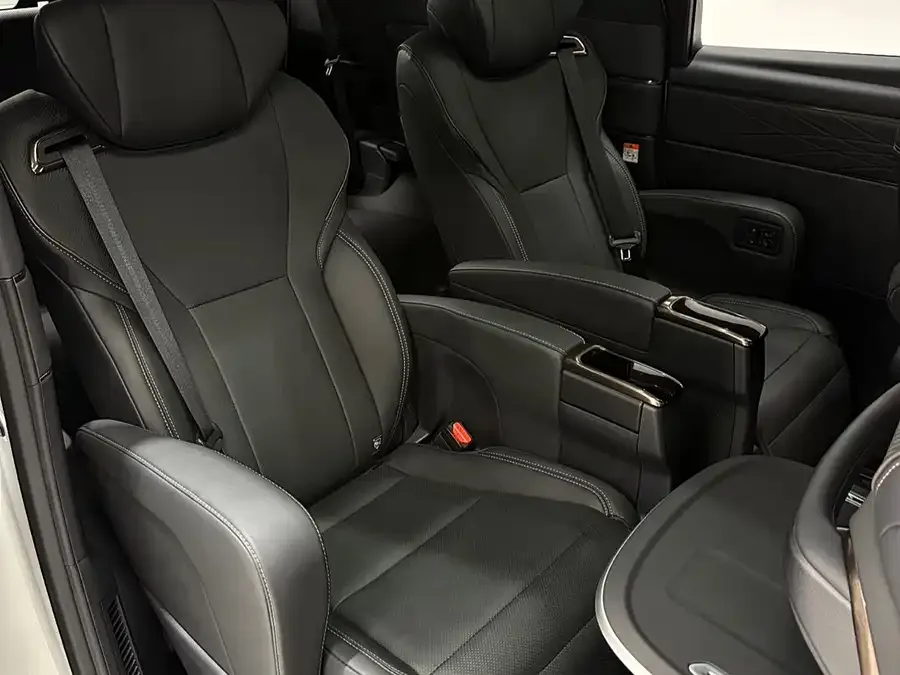 Toyota Alphard Alphard 2024 Hybrid 2.5L Premium Edition 2025 — миниатюра 2