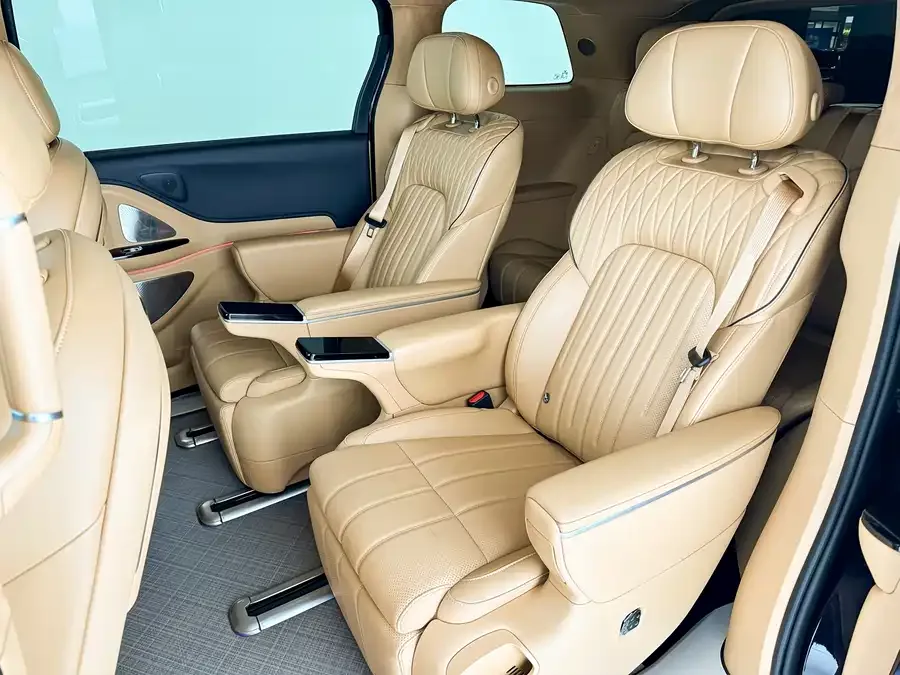 Voyah Lantu Dreamer Lantu Dreamer 2025 PHEV 4WD Flagship Kunpeng Edition 2025 — миниатюра 2