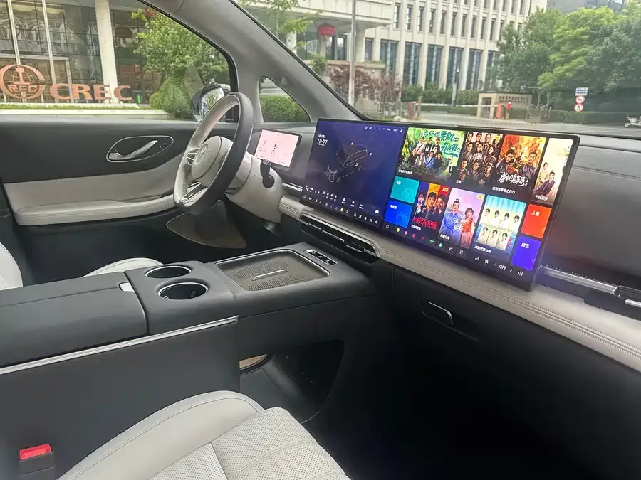 Voyah Lantu Dreamer Lantu Dreamer 2025 PHEV 4WD Flagship Kunpeng Edition 2025 — миниатюра 3