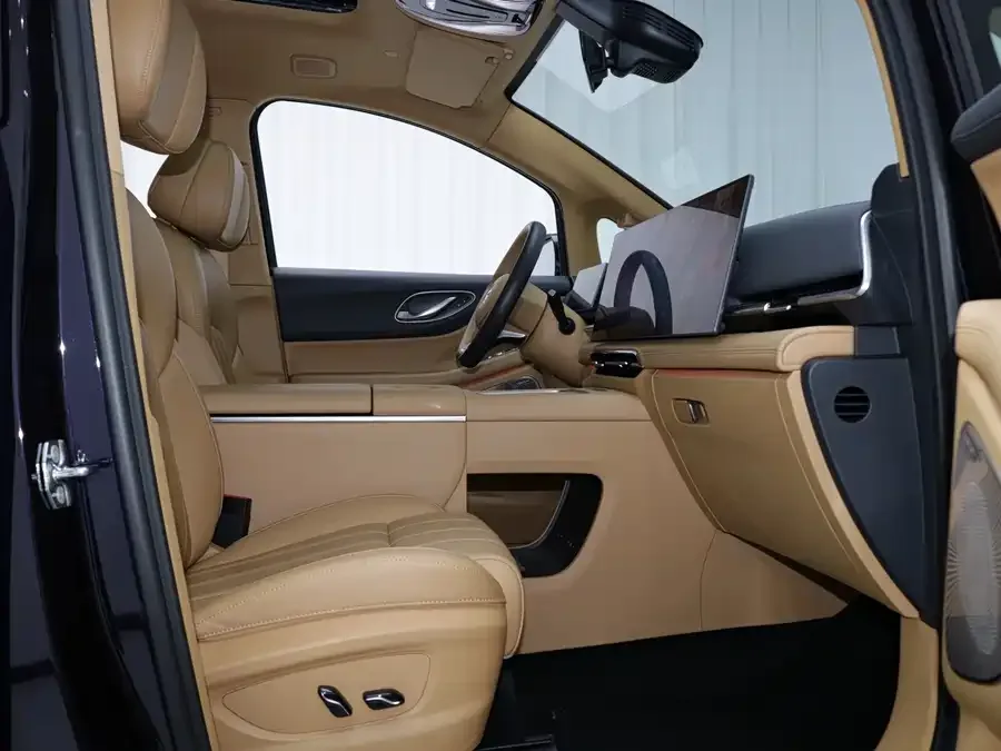 Voyah Lantu Dreamer 2025 Lantu Dreamer PHEV 4WD Premium Kunpeng Edition 2024 — миниатюра 2