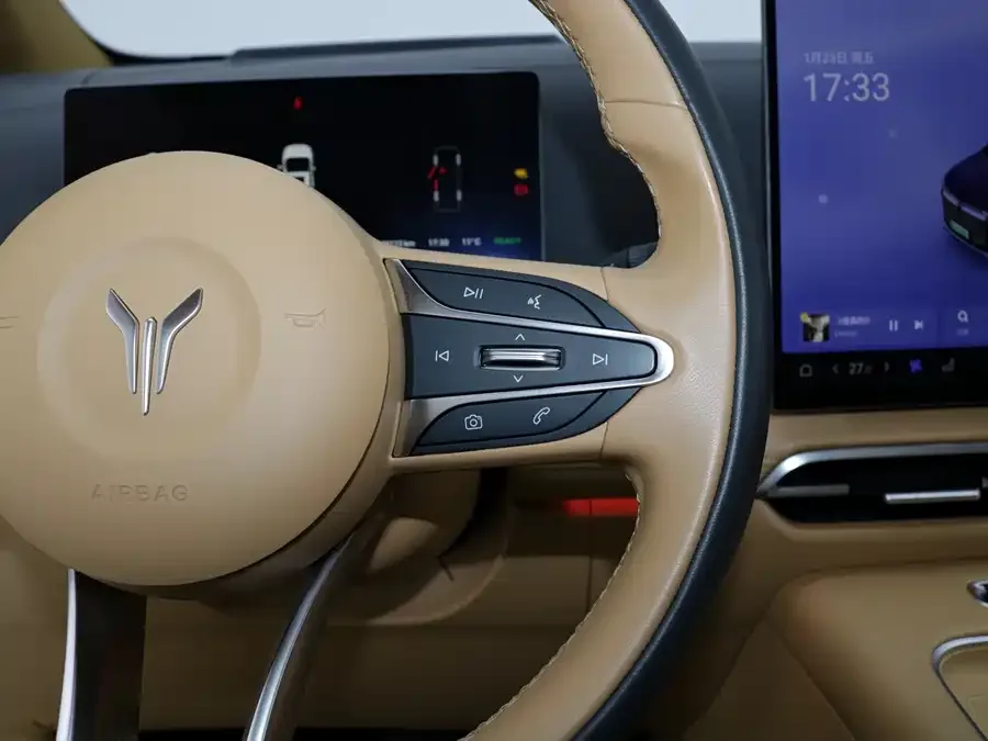 Voyah Lantu Dreamer 2025 Lantu Dreamer PHEV 4WD Premium Kunpeng Edition 2024 — миниатюра 3