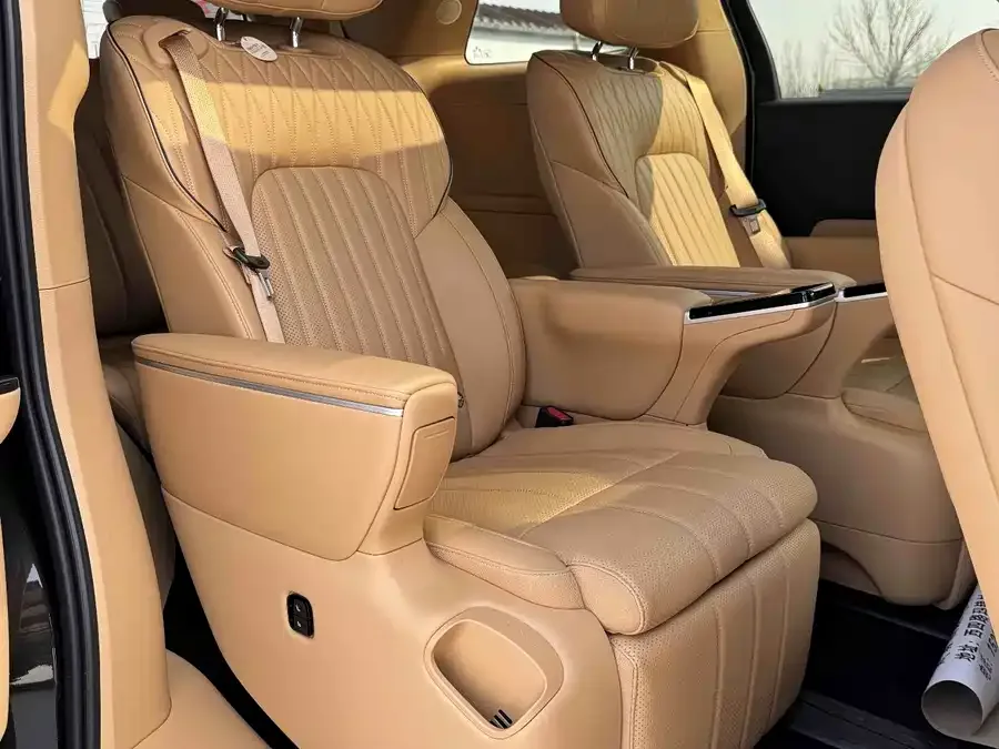 Voyah Lantu Dreamer Lantu Dreamer 2025 PHEV 4WD Flagship Kunpeng Edition 2024 — миниатюра 3
