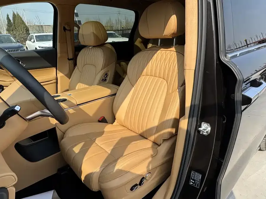 Voyah Lantu Dreamer Lantu Dreamer 2025 PHEV 4WD Flagship Kunpeng Edition 2024 — миниатюра 4