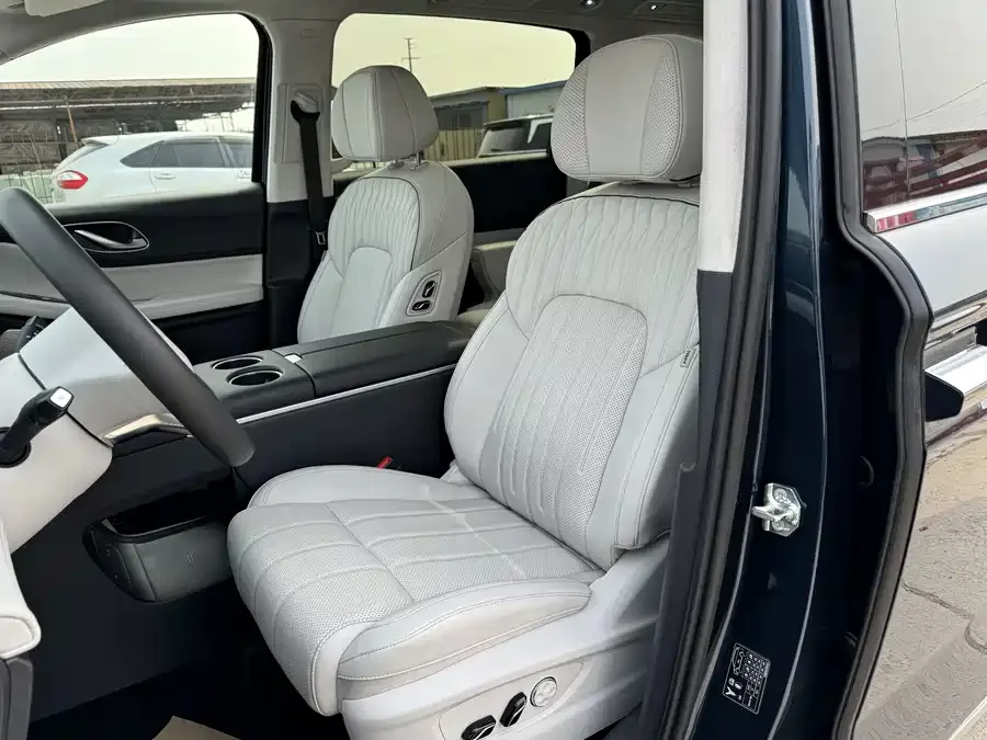 Voyah Lantu Dreamer Lantu Dreamer 2025 PHEV 4WD Flagship Kunpeng Edition 2024 — миниатюра 5