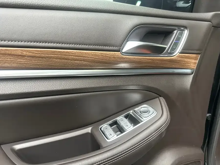 Roewe RX8 Roewe RX8 2019 30T Intelligent Network 2WD Super Flagship Edition 2022 — миниатюра 5