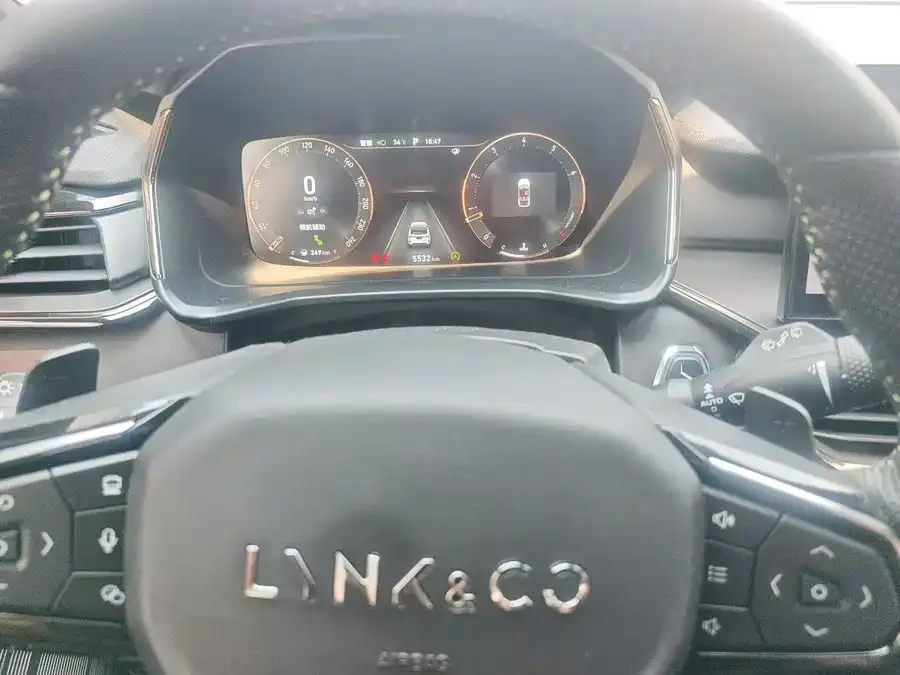 Lynk & Co 06 Lynk & Co 06 2023 Remix 1.5T Halo 2023 — миниатюра 5