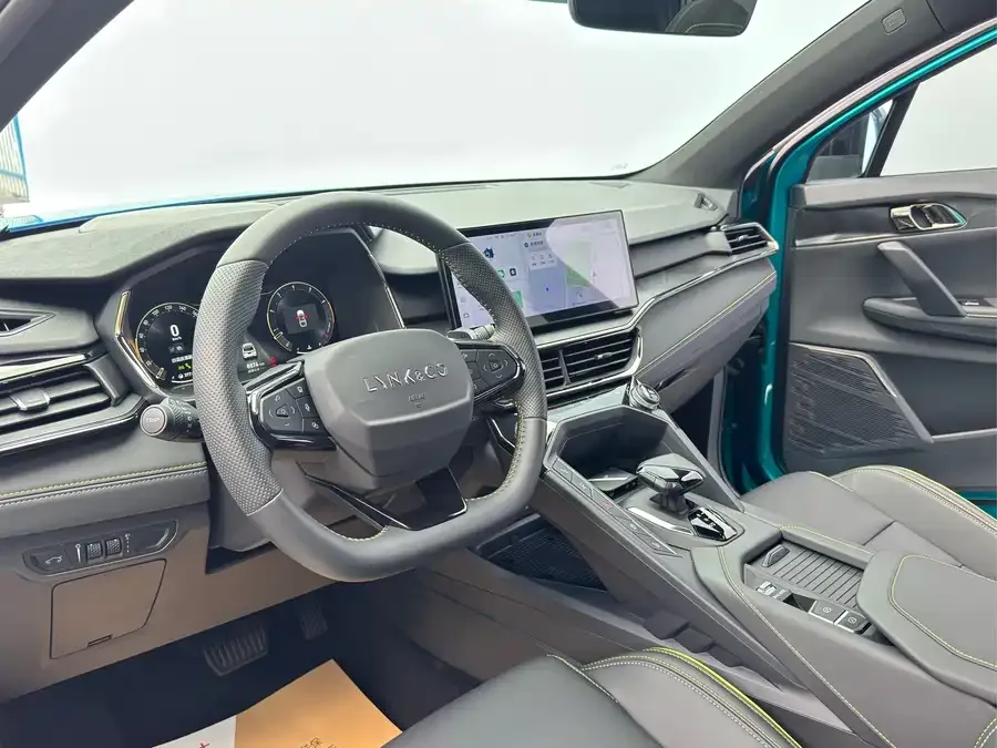 Lynk & Co 06 Lynk & Co 06 2023 Remix 1.5T Hero 2024 — миниатюра 3