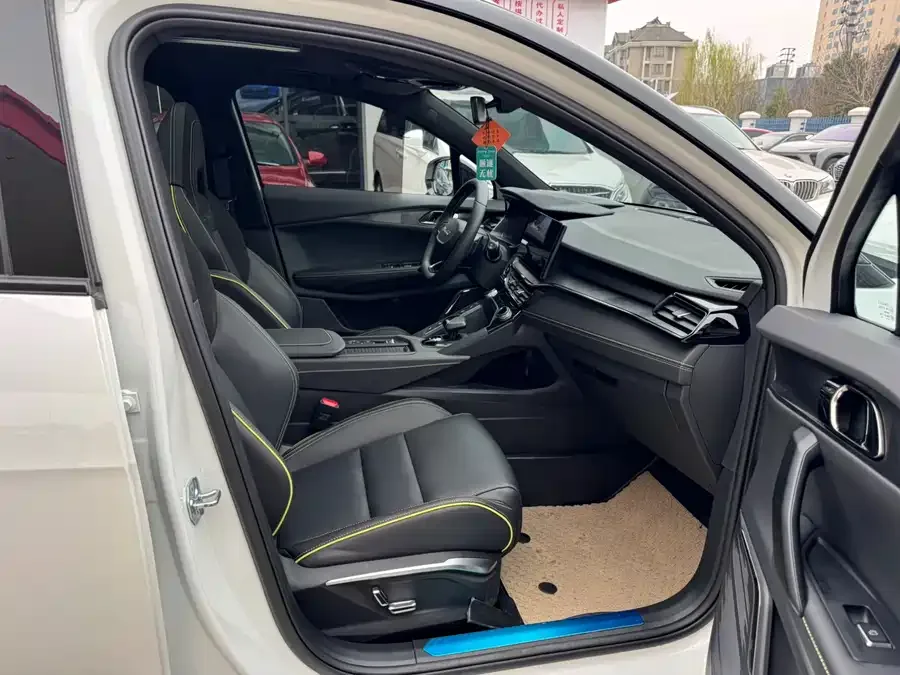 Lynk & Co 06 Lynk & Co 06 2023 Remix 1.5T Jin Pro 2023 — миниатюра 3
