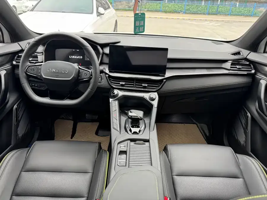Lynk & Co 06 Lynk & Co 06 2023 Remix 1.5T Jin Pro 2023 — миниатюра 5