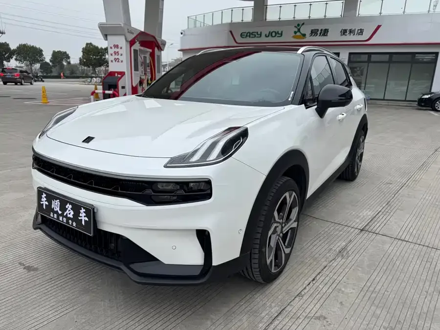 Lynk & Co 06 2023