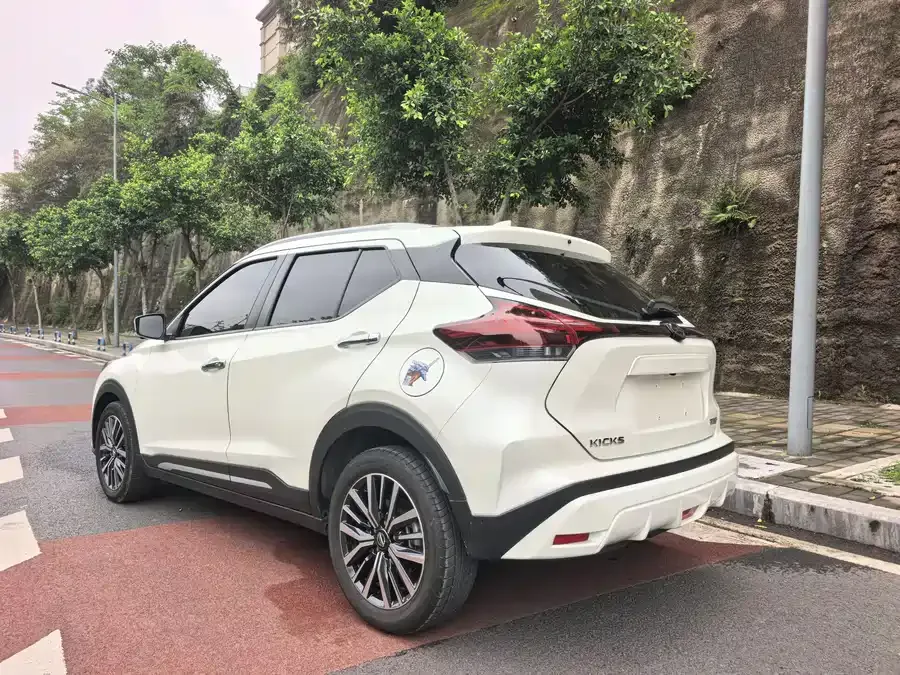 Nissan Kicks Kicks 2022 1.5L CVT XV Luxury Edition 2023 — миниатюра 2