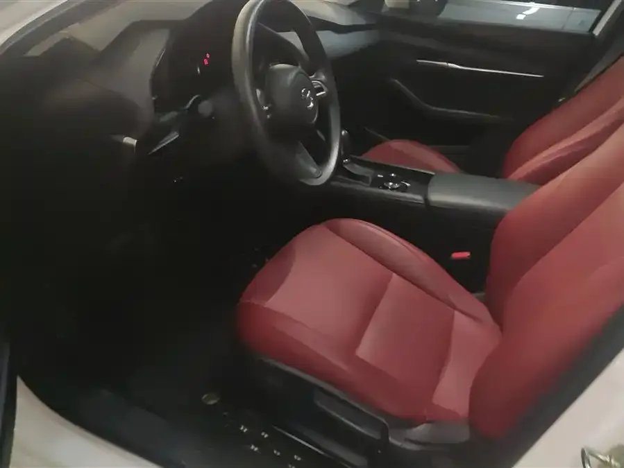 Mazda Axela Mazda 3 Angkesaila 2023 2.0L Automatic Quality Edition 2024 — миниатюра 3